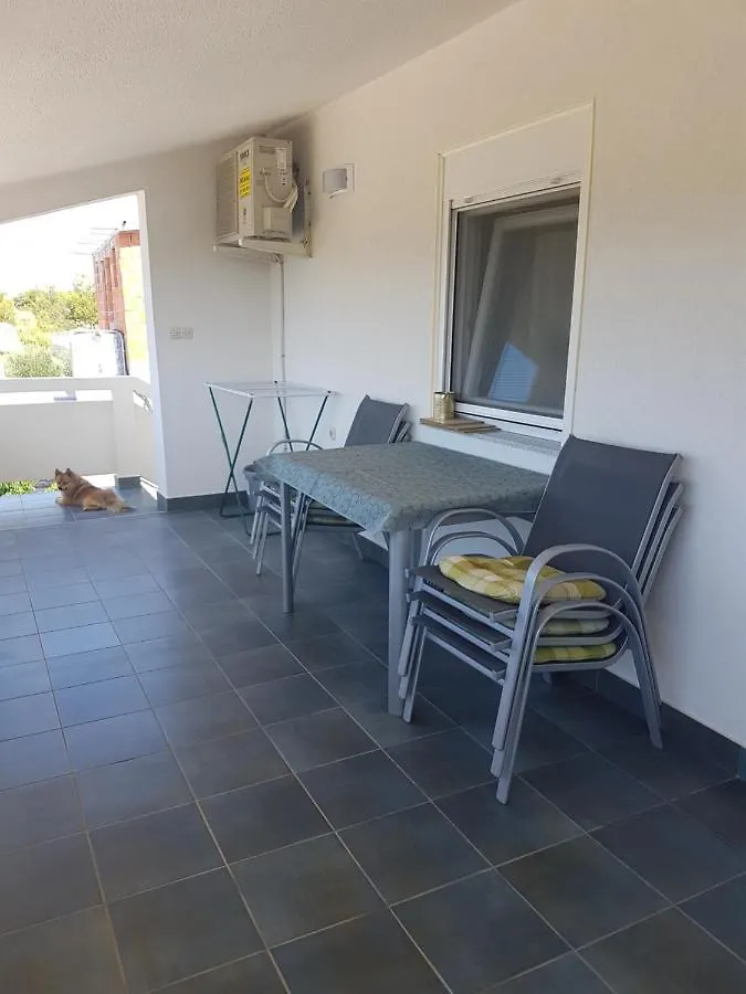 Apartmani Mira Tresk Otok Vir