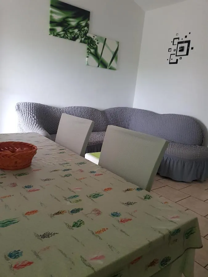 Apartmani Mira Tresk Otok Vir