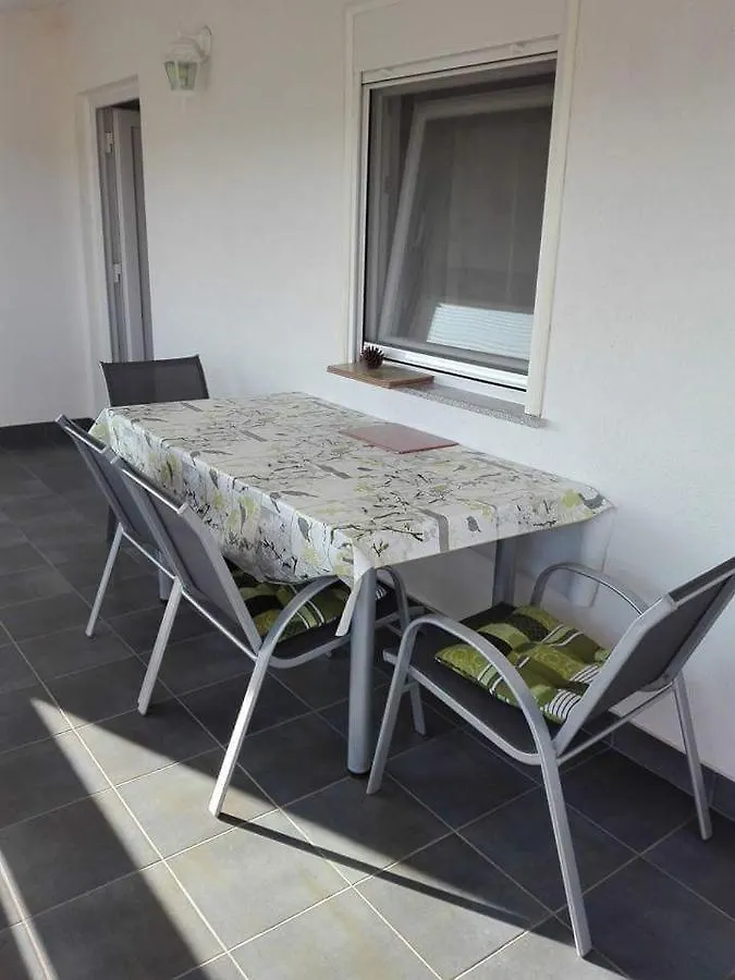 Apartmani Mira Tresk Otok Vir Apartament