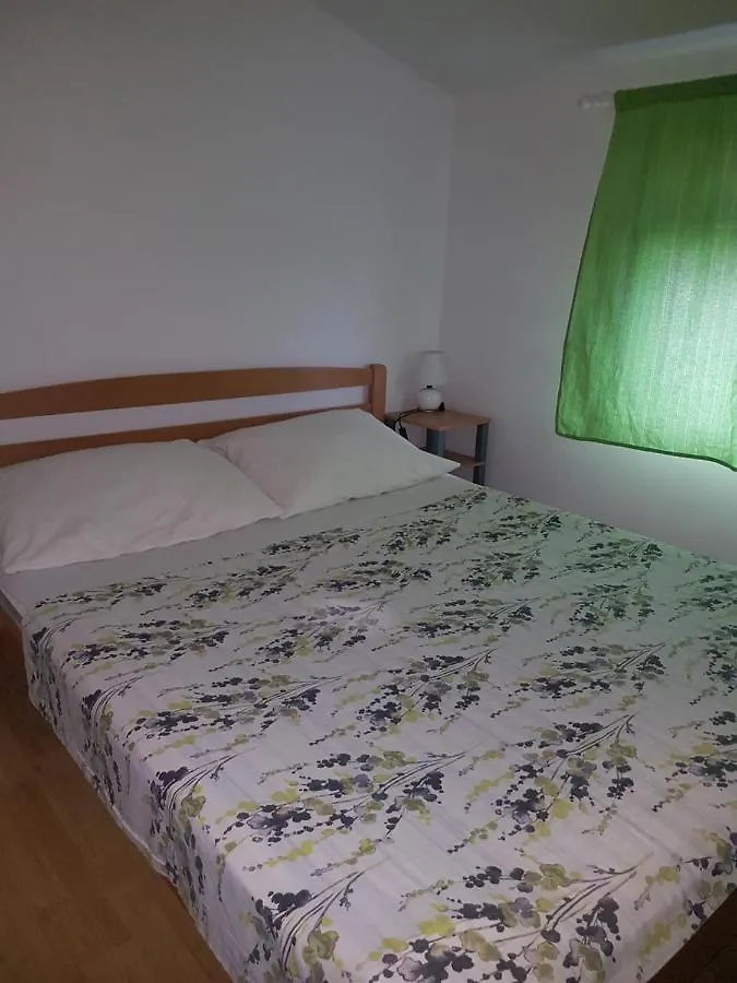 Apartmani Mira Tresk Otok ヴィル