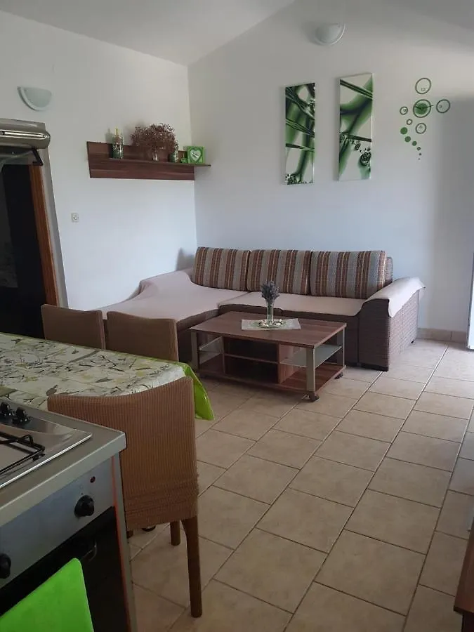 Apartmani Mira Tresk Otok Vir 0*,
