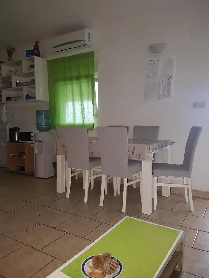 Apartmani Mira Tresk Otok Vir Apartament